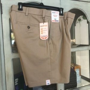 SOLD!!! NWT Roundtree & Yorke Tan Shorts